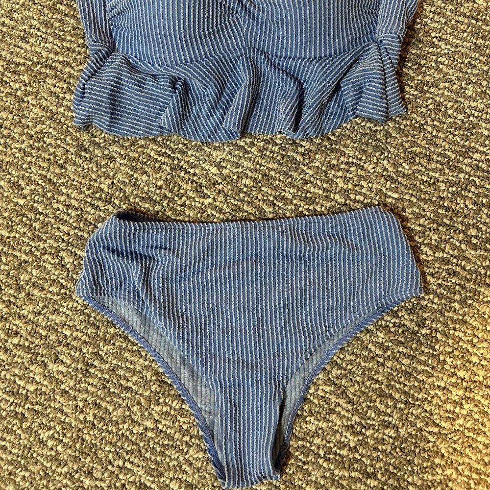 bathing suit - Picture 2 of 5